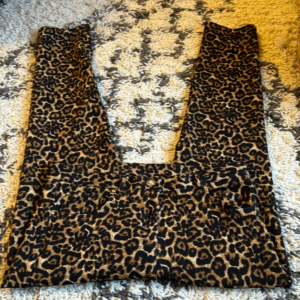 Women’s leopard prints pants